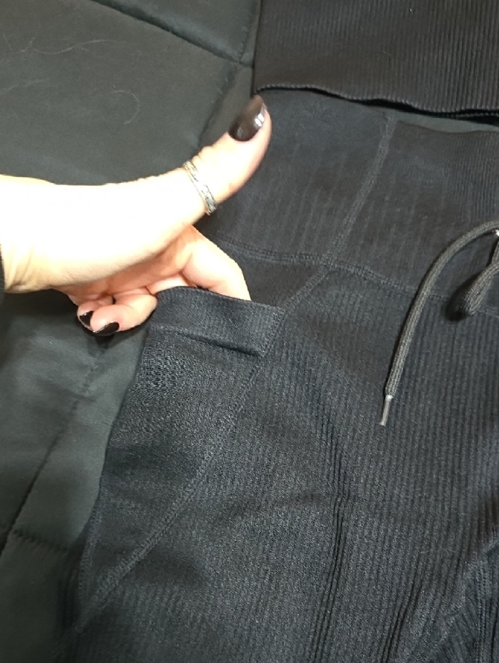 Summer Ray Black High-Rise Ribbed Leggings And Bra SET - Med - Picture 3 of 8